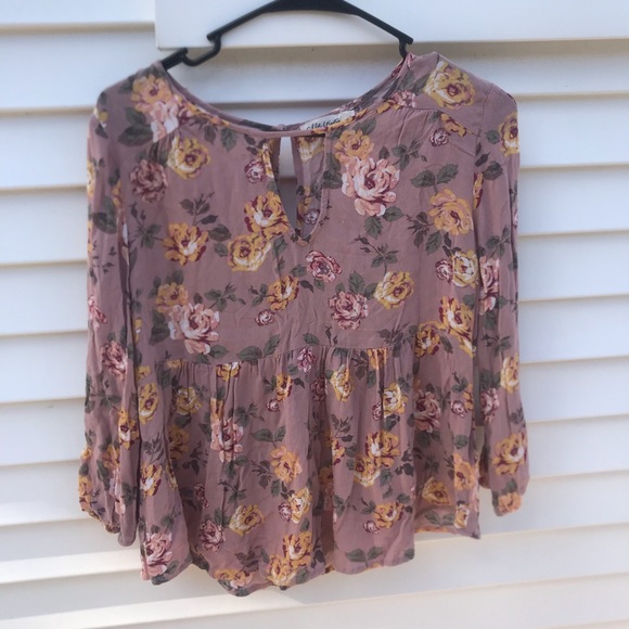 Tops - (5 for $10) Loose floral print blouse!